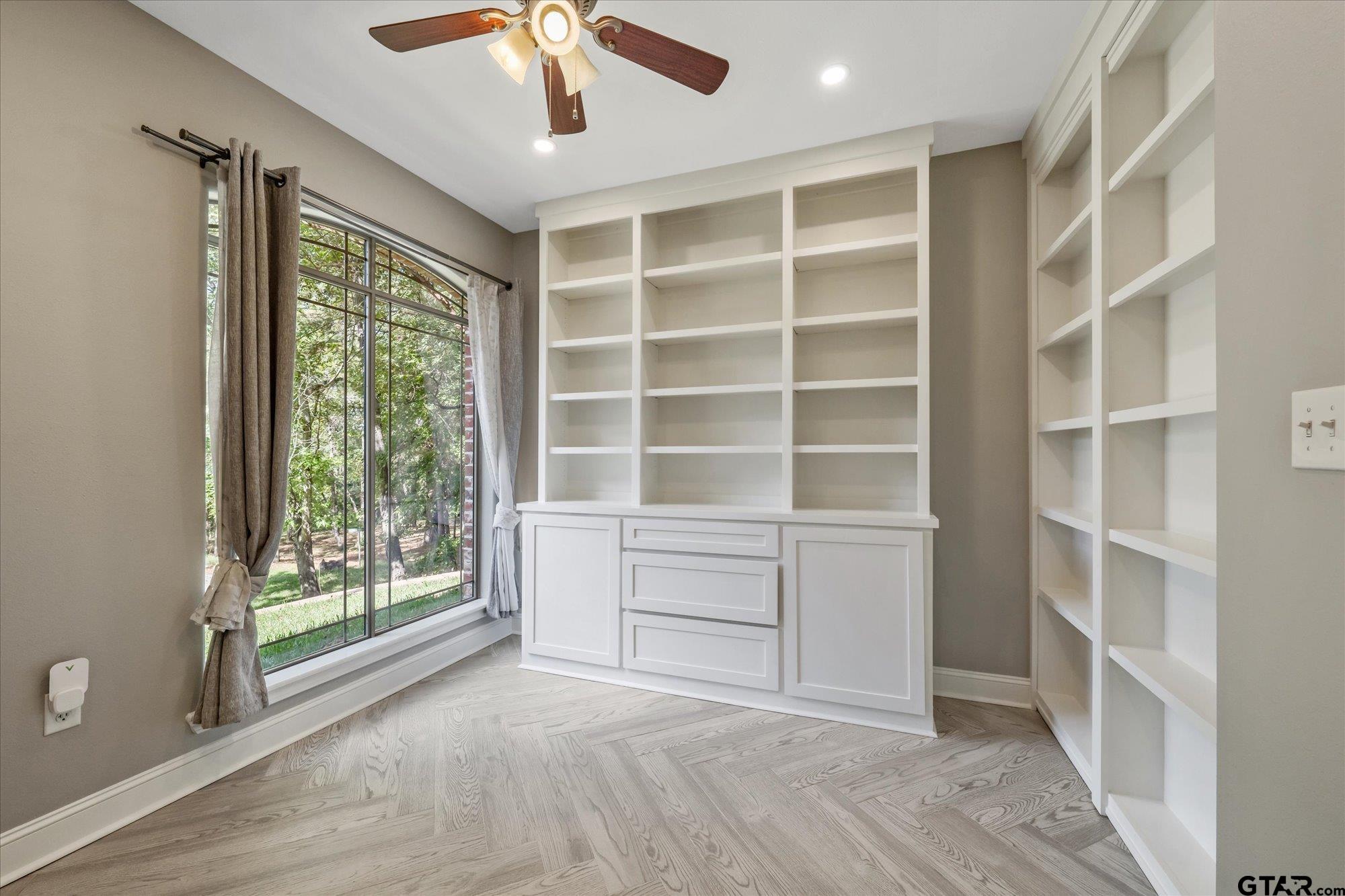 2811 Prestwick Road Jacksonville, TX 75766 - Photo 8 of 37 Gallery Image 8