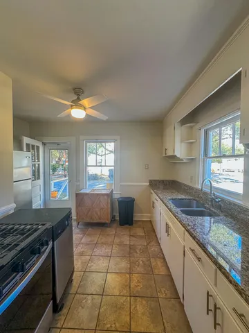 $3,030 | 422 Riverland Drive, Charleston, SC 29412