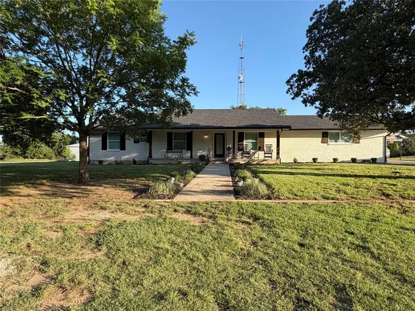 $620,000 | 1306 McDaniel Street, Callisburg, TX 76240