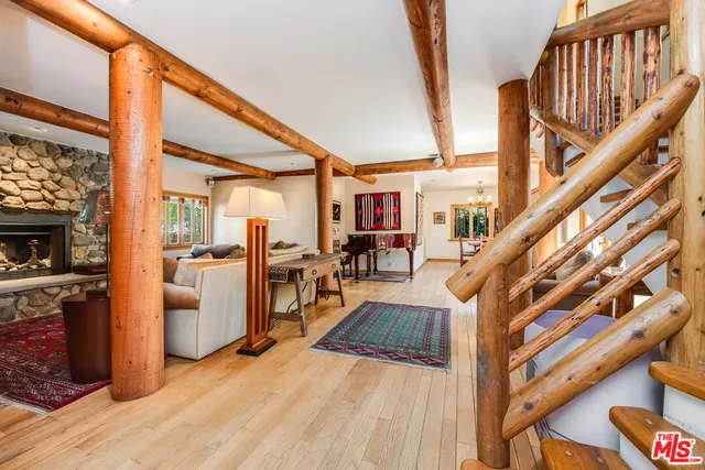 $3,250,000 | 454 East Rustic Road, Santa Monica, CA 90402