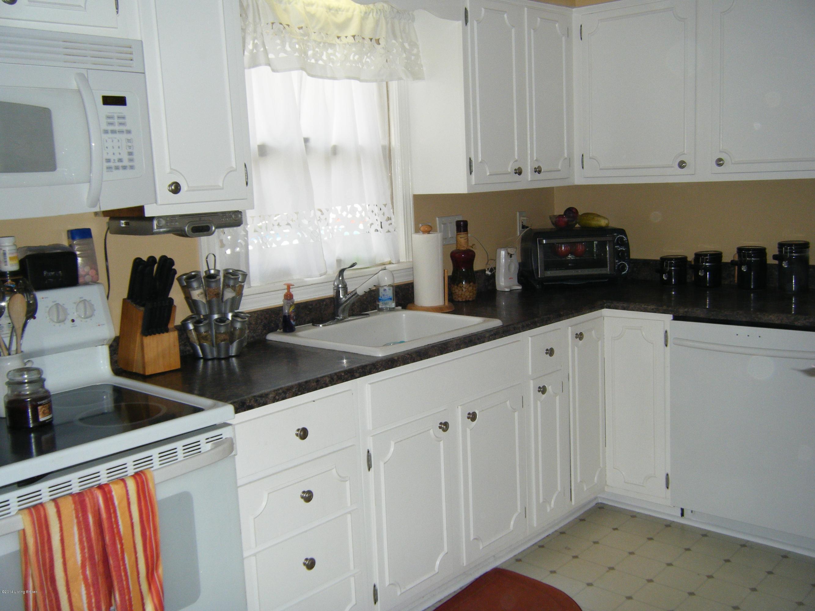 3105 Rome Road Louisville, KY 40216 - Photo 5 of 15 DSCF4102