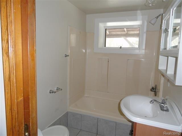 508 White Road Columbiaville, MI 48421 - Photo 12 of 25 bath.JPG
