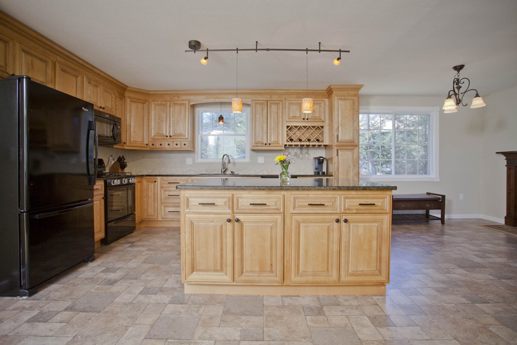 71 Brewster Road West Springfield, MA 01089 - Photo 5 of 30 Gallery Image 5