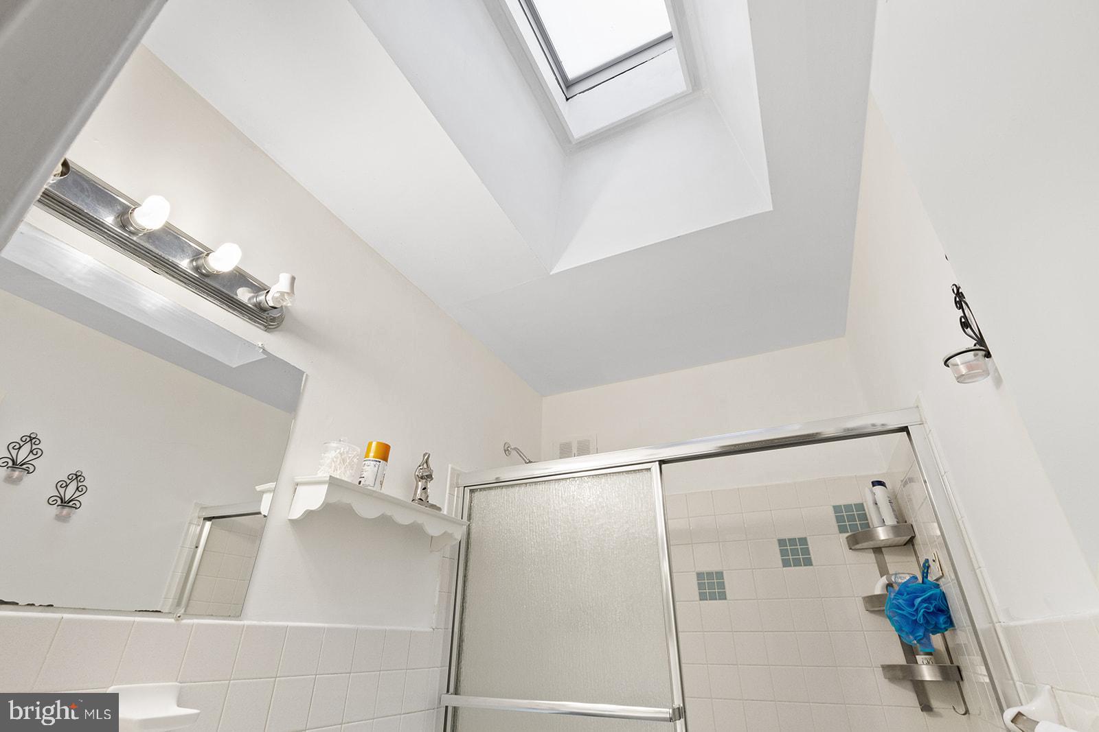 10901 Lockart Road Philadelphia, PA 19116 - Photo 22 of 38 Gallery Image 22