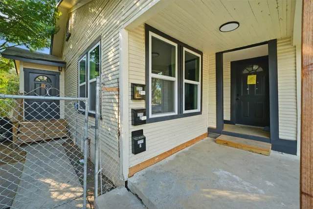 a house view with a outdoor space