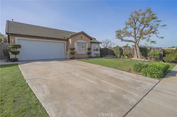$2,300 | 12227 Grand Teton Drive, Bakersfield, CA 93312