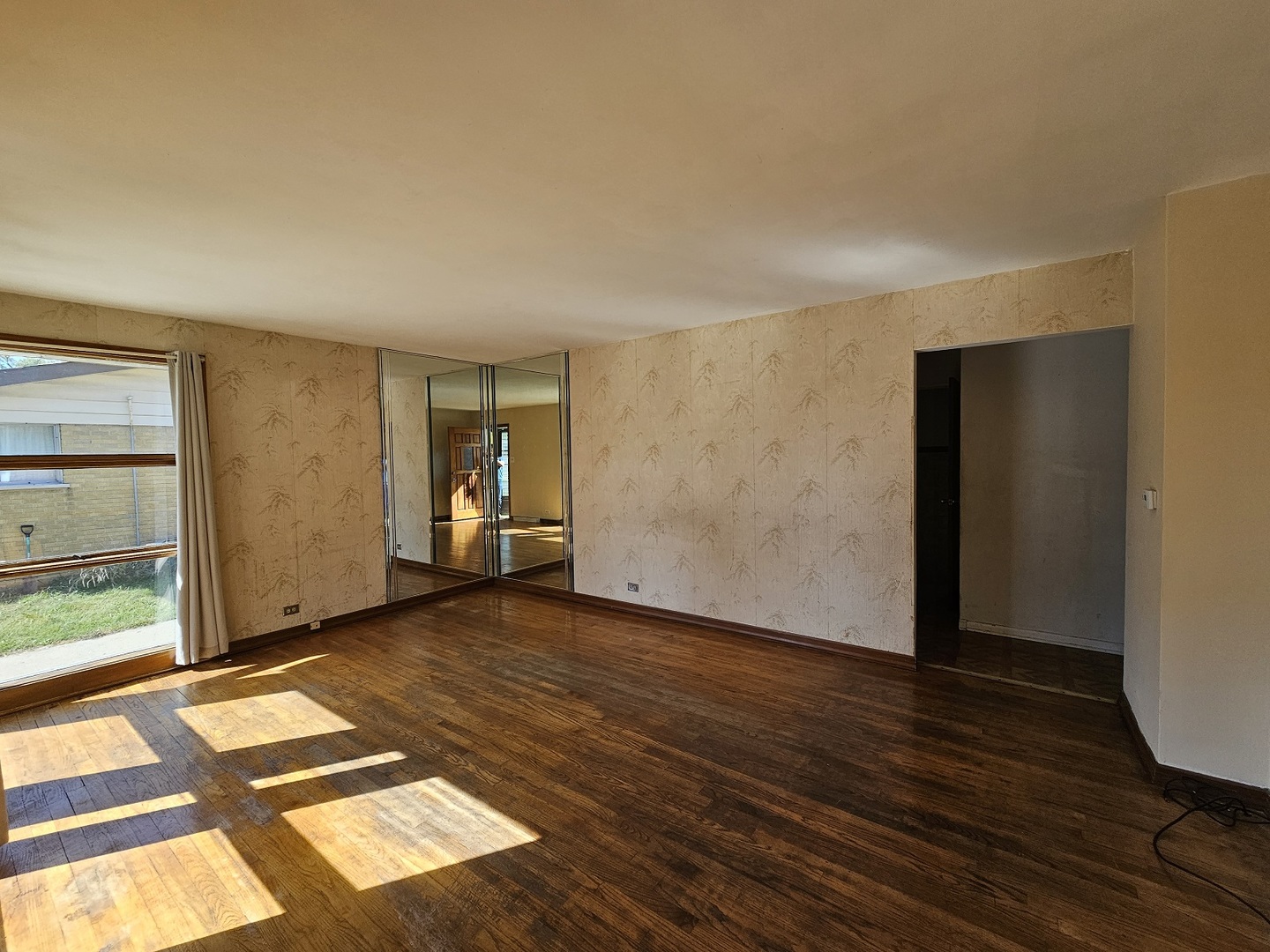 424 East Drake Avenue Addison, IL 60101 - Photo 3 of 16 Gallery Image 3