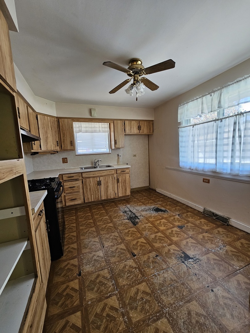 424 East Drake Avenue Addison, IL 60101 - Photo 10 of 16 Gallery Image 10