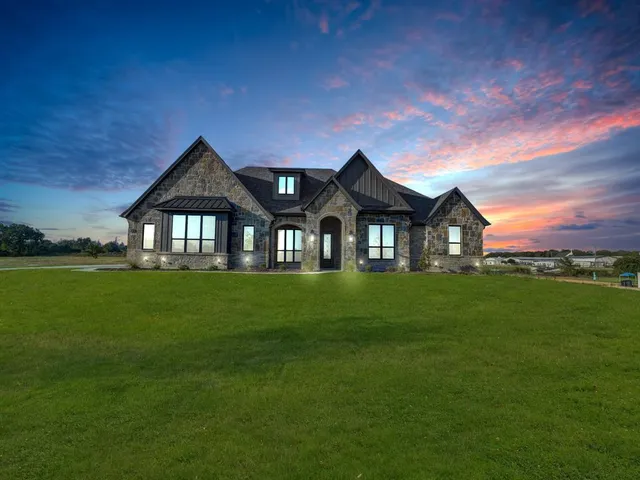 $784,900 | 121 Desperado Way, Weatherford, TX 76088