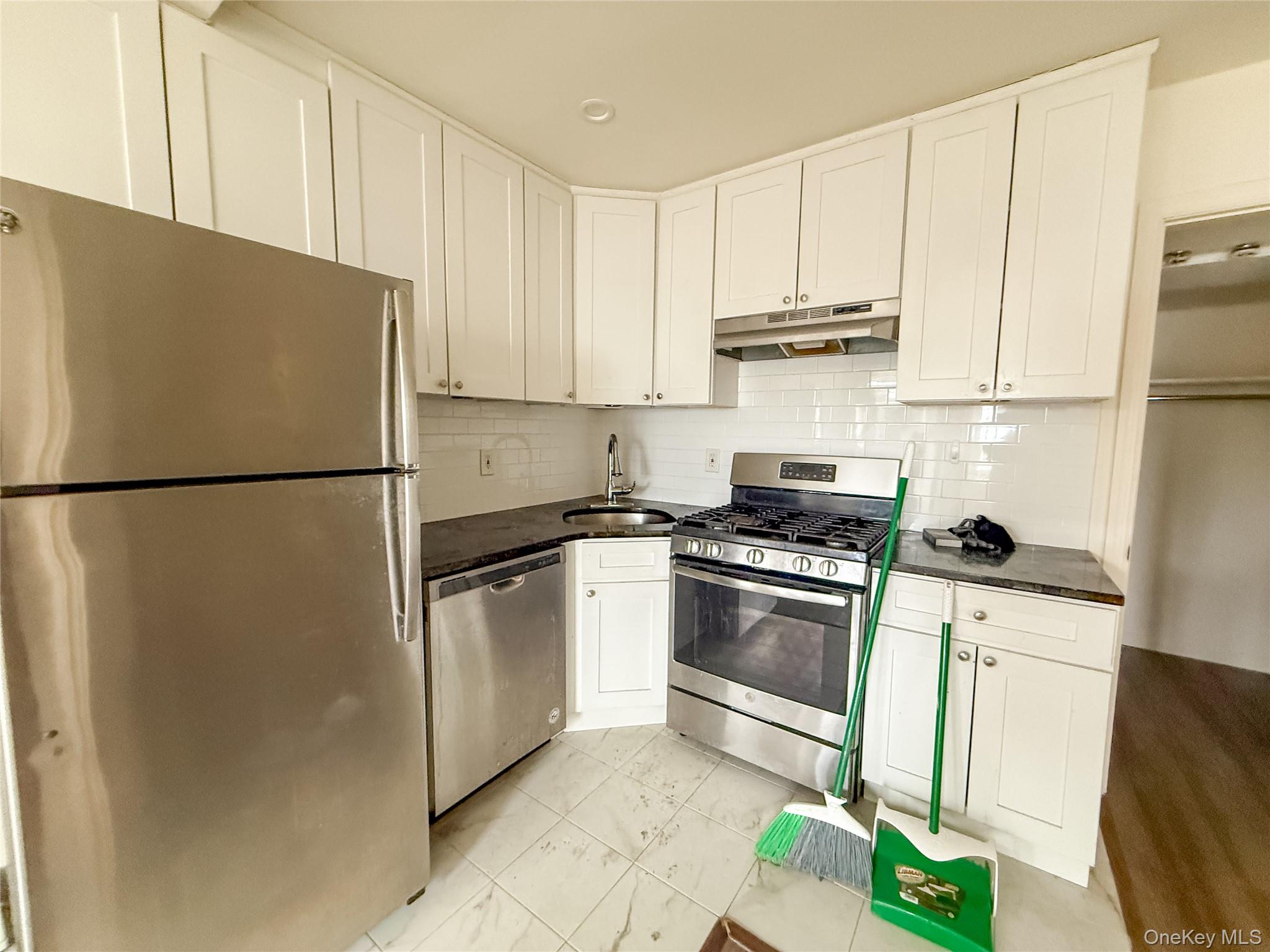 765 Shore Road, Unit L Long Beach, NY 11561 - Photo 5 of 9