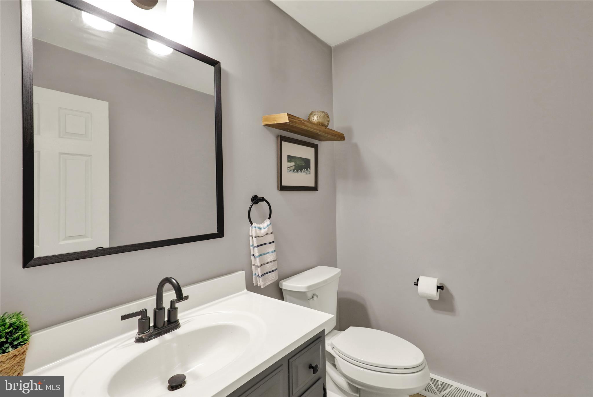 557 Magnolia Drive Lititz, PA 17543 - Photo 16 of 46 1st floor powder room