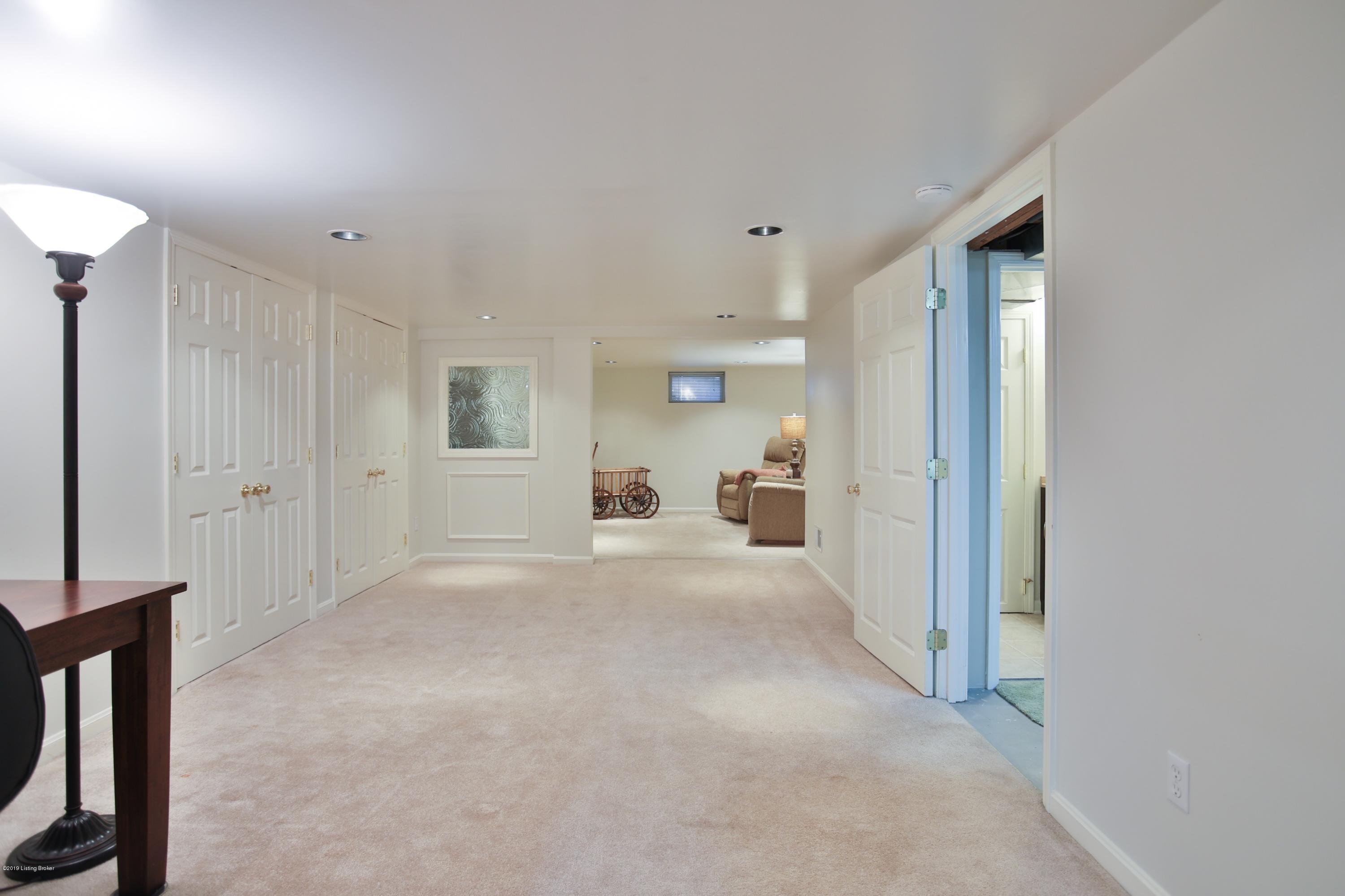 205 Sequoya Road Louisville, KY 40207 - Photo 27 of 38 Lower Level hobby room