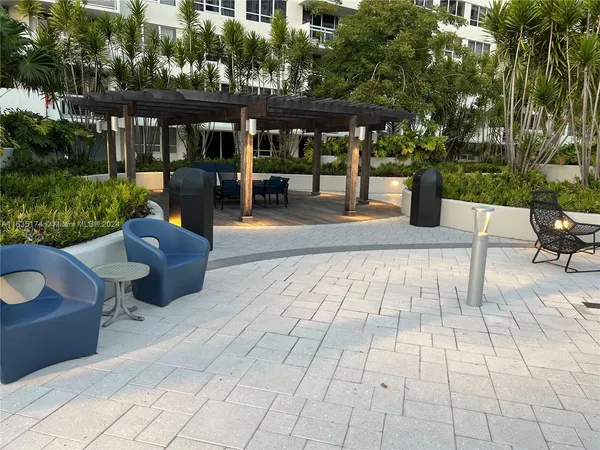 $5,000 | 1500 Bay Road, Unit 522S, Miami Beach, FL 33139