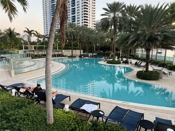 $5,000 | 1500 Bay Road, Unit 522S, Miami Beach, FL 33139