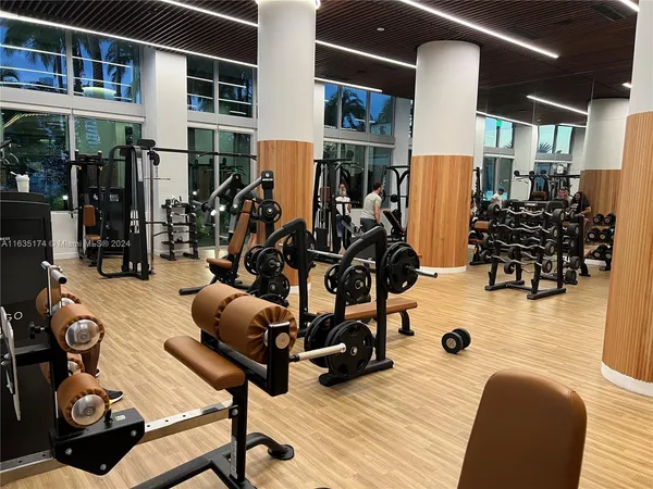 $5,000 | 1500 Bay Road, Unit 522S, Miami Beach, FL 33139