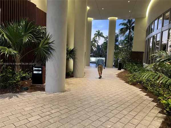 $5,000 | 1500 Bay Road, Unit 522S, Miami Beach, FL 33139