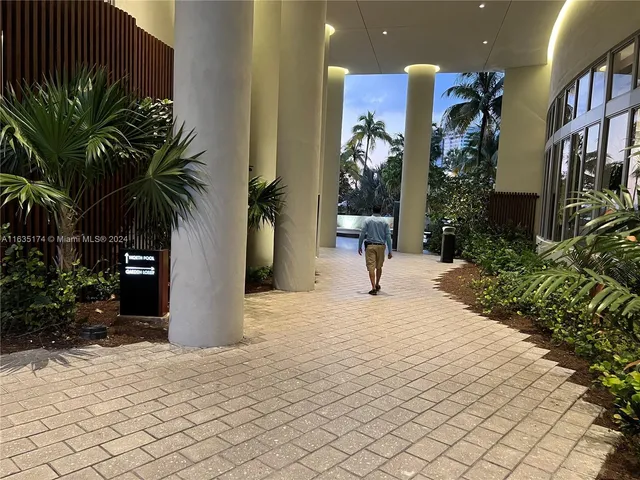 $5,000 | 1500 Bay Road, Unit 522S, Miami Beach, FL 33139