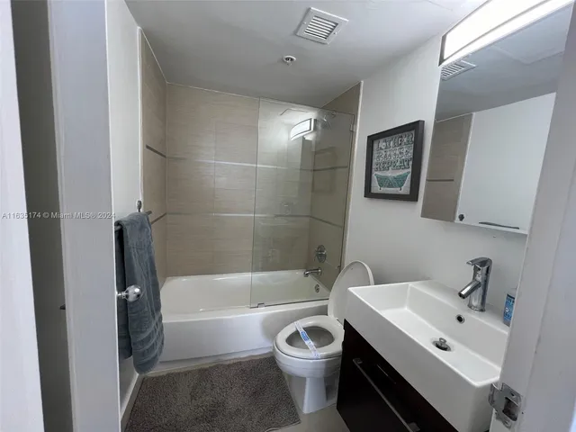 $5,000 | 1500 Bay Road, Unit 522S, Miami Beach, FL 33139