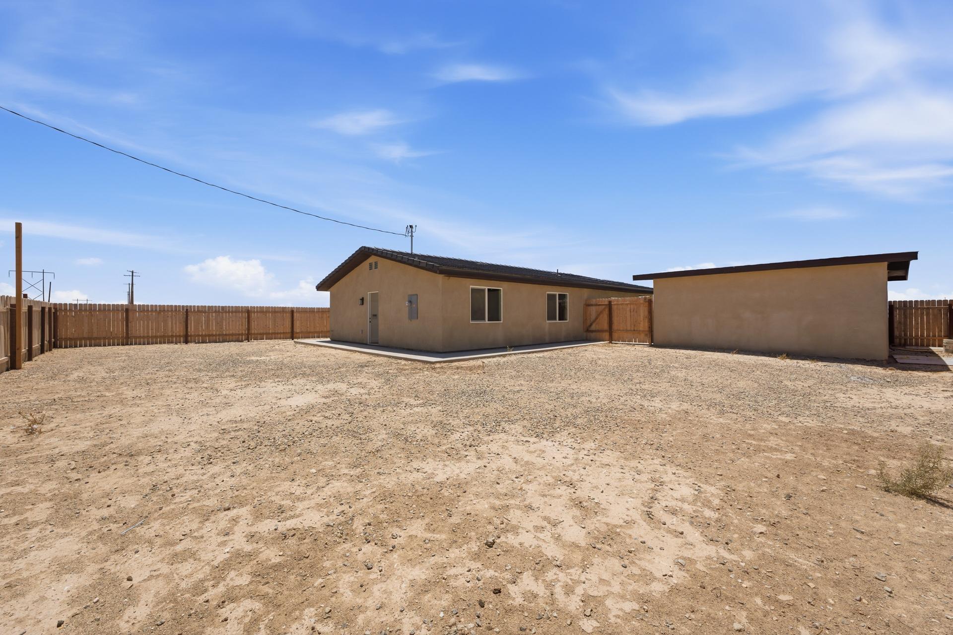 2184 Riviera Court Thermal, CA 92274 - Photo 24 of 26 Backyard