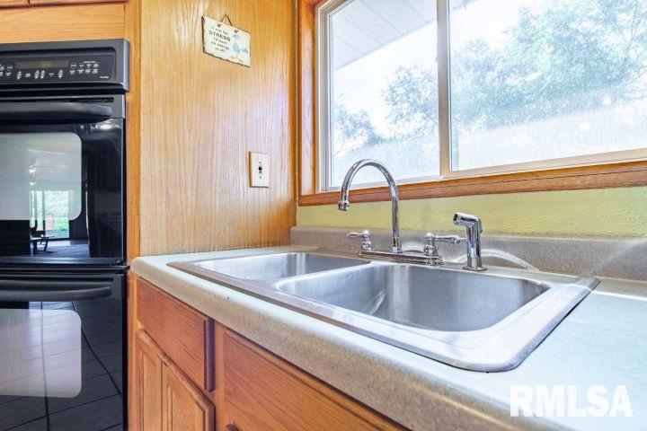 12269 Spring Lane Manito, IL 61546 - Photo 17 of 35 Gallery Image 17