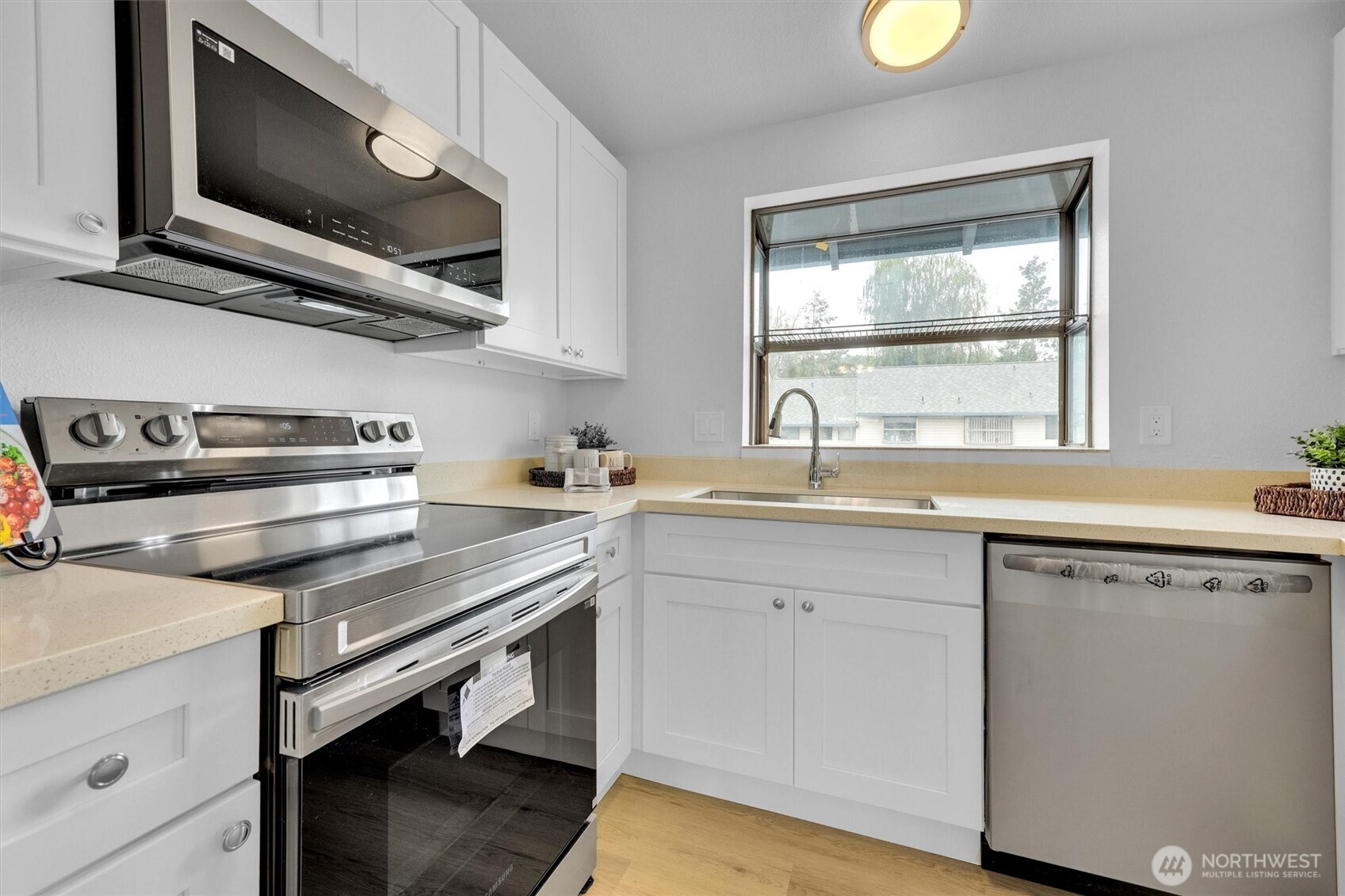 1313 West James Street, Unit 9 Kent, WA 98032 - Photo 11 of 31