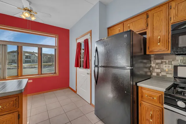 $265,000 | 6413 Pine Trail Lane, Unit 2, Tinley Park, IL 60477