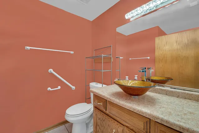 $265,000 | 6413 Pine Trail Lane, Unit 2, Tinley Park, IL 60477