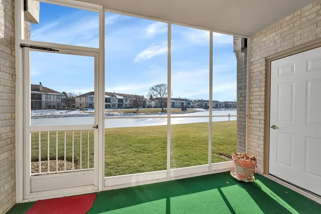 $265,000 | 6413 Pine Trail Lane, Unit 2, Tinley Park, IL 60477