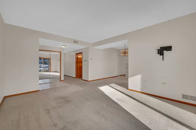 $265,000 | 6413 Pine Trail Lane, Unit 2, Tinley Park, IL 60477