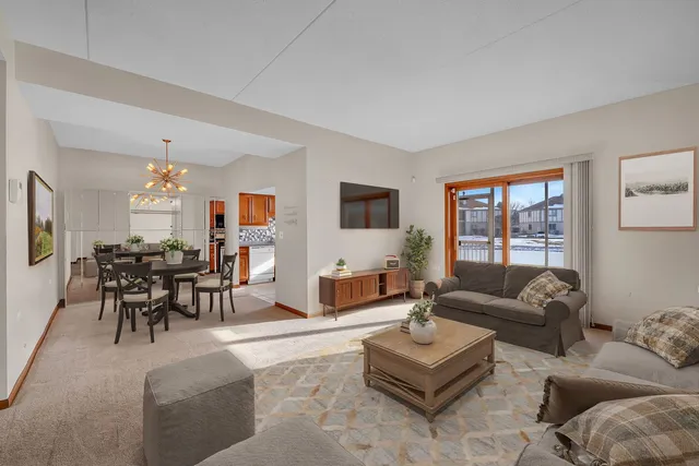 $265,000 | 6413 Pine Trail Lane, Unit 2, Tinley Park, IL 60477