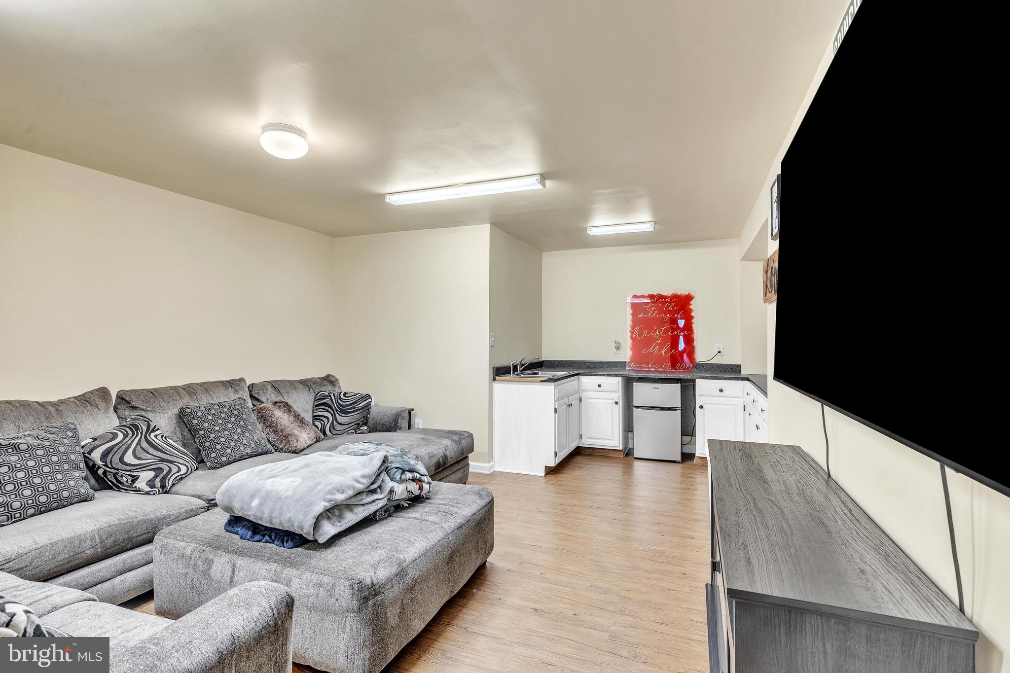 5 Patricia Circle Bear, DE 19701 - Photo 19 of 23 a living room with furniture and a couch