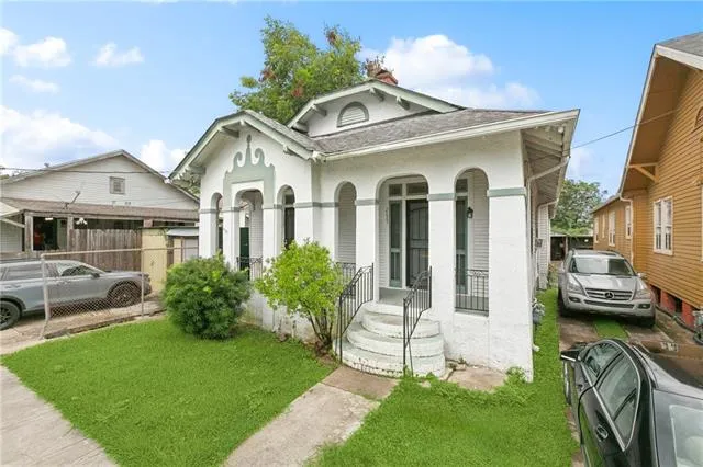$1,500 | 2025 Lowerline Street, New Orleans, LA 70118