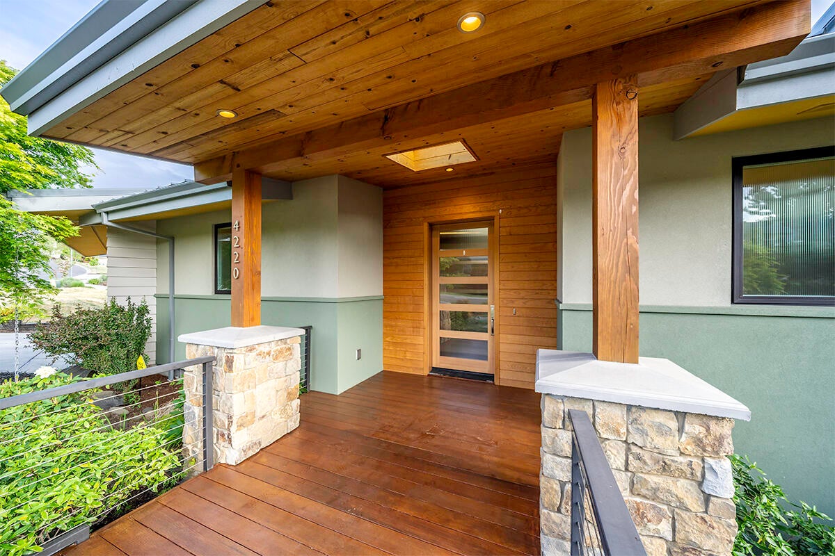 4220 Falcon Ridge Terrace Medford, OR 97504 - Photo 3 of 47 DSC08626-HDR