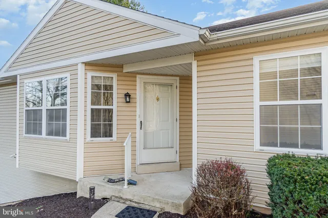 $325,000 | 6257 South Highlands Circle, Harrisburg, PA 17111