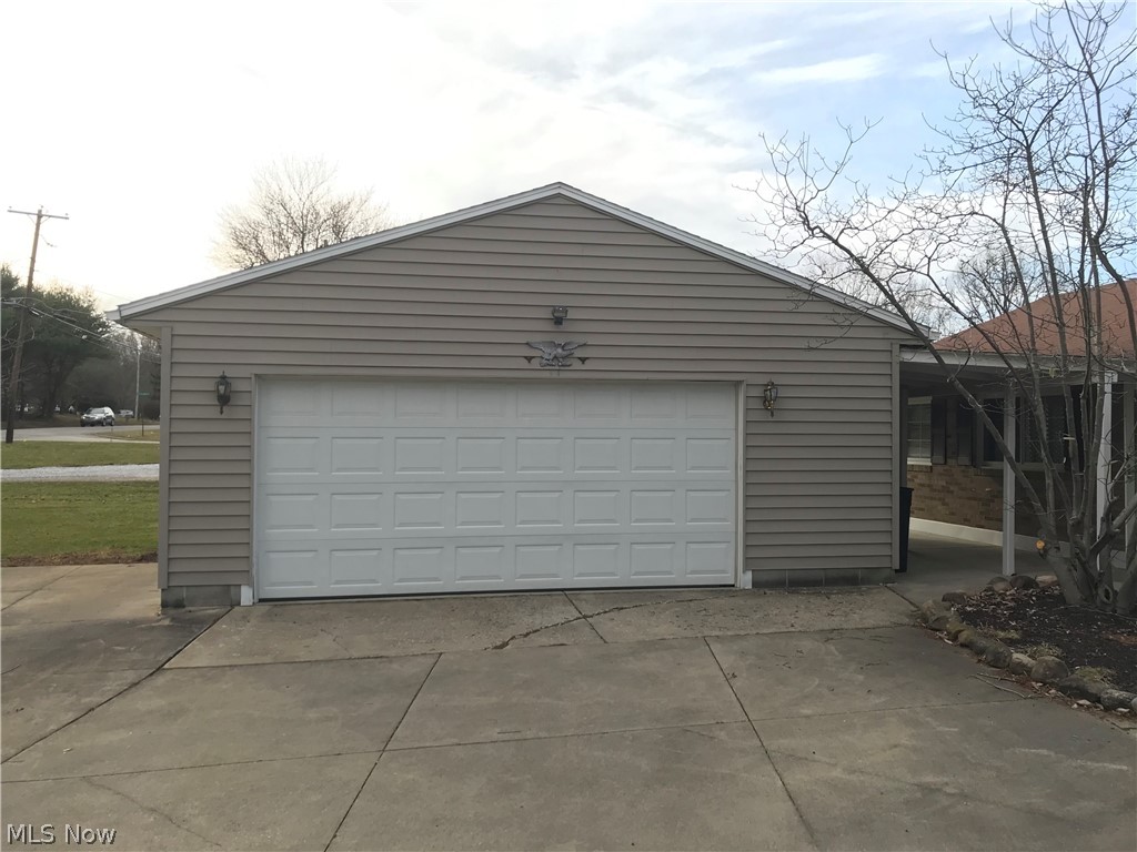 735 Renninger Road Akron, OH 44319 - Photo 25 of 27 Oversize 2 car garage