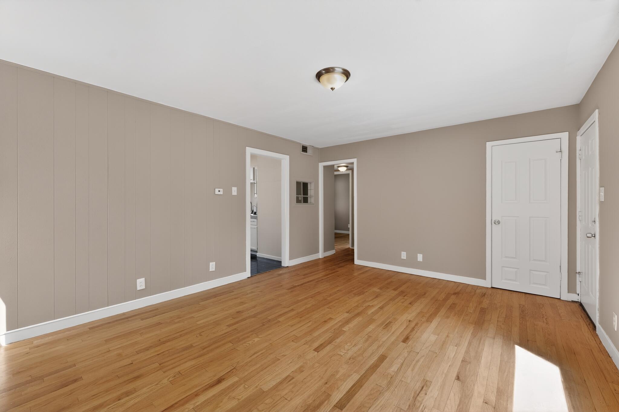 5823 North 36th Street Milwaukee, WI 53209 - Photo 15 of 31 15_5823_N_36th_St-Living_room-9839