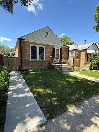 $3,000 | 3816 North Pacific Avenue, Chicago, IL 60634