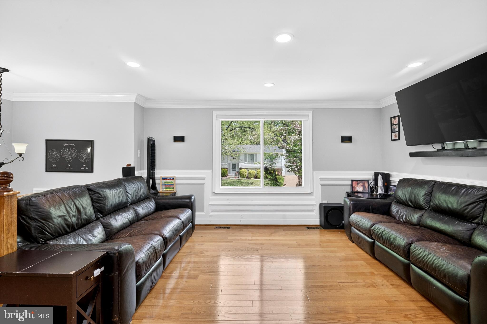 8373 Magic Leaf Road Springfield, VA 22153 - Photo 16 of 69 Solid 3/4 inch oak floors on main level.