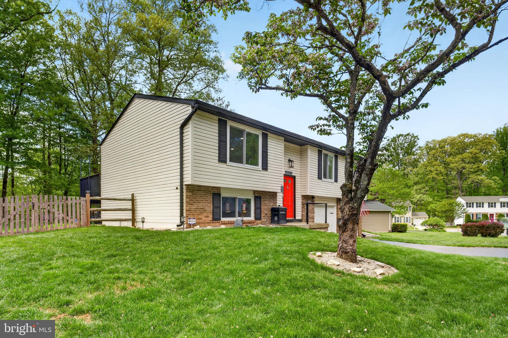 8373 Magic Leaf Road Springfield, VA 22153 - Photo 5 of 69 Side view of home