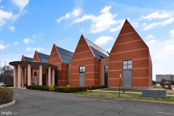 $2,900 | 171 Somervelle Street, Unit 302, Alexandria, VA 22304