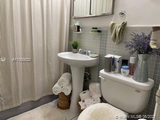 9215 Southwest 45th Street Miami, FL 33165 - Photo 12 of 37