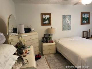 9215 Southwest 45th Street Miami, FL 33165 - Photo 19 of 37