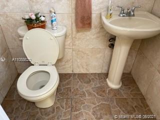 9215 Southwest 45th Street Miami, FL 33165 - Photo 24 of 37