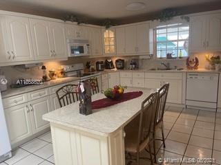 9215 Southwest 45th Street Miami, FL 33165 - Photo 4 of 37