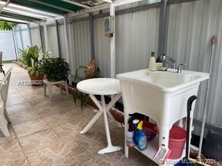 9215 Southwest 45th Street Miami, FL 33165 - Photo 32 of 37