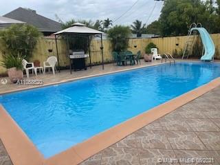 9215 Southwest 45th Street Miami, FL 33165 - Photo 33 of 37