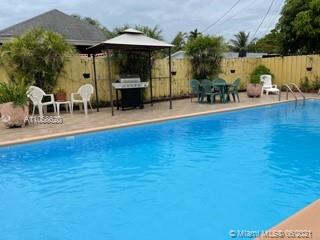 9215 Southwest 45th Street Miami, FL 33165 - Photo 34 of 37