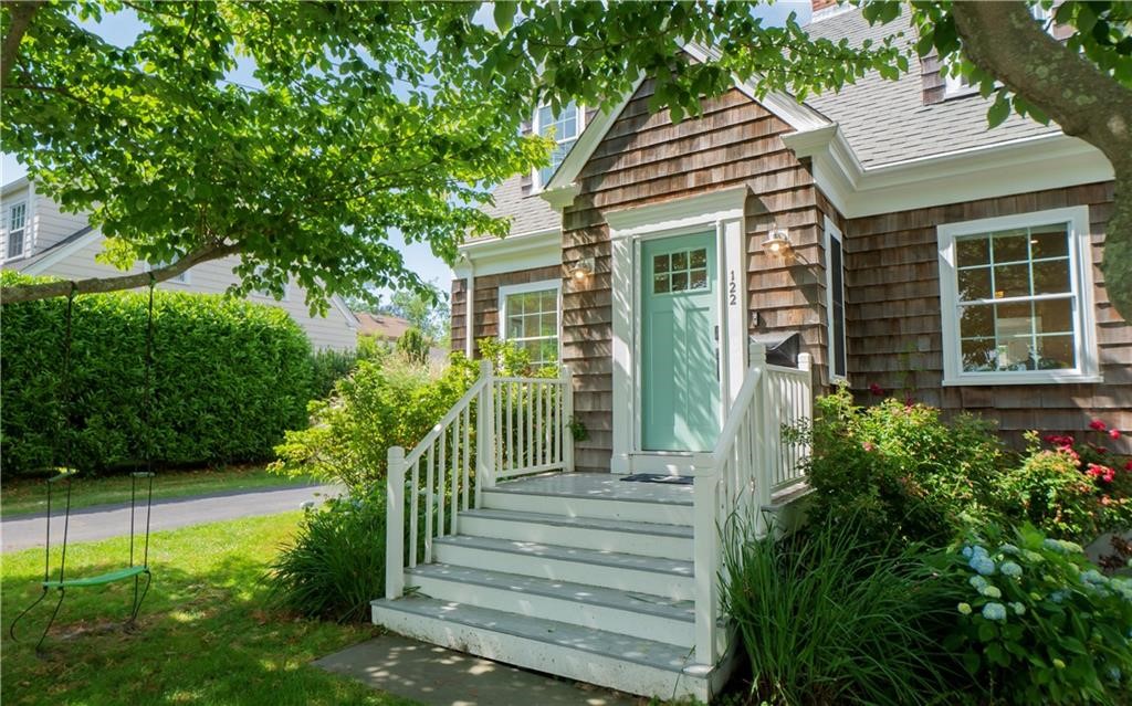 122 Ruggles Avenue Newport, RI 02840 - Photo 1 of 50