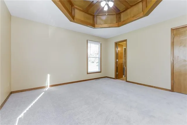 $2,360 | 4050 Southwest La Harve Drive, Lee's Summit, MO 64082