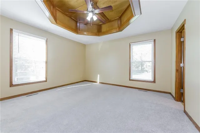 $2,360 | 4050 Southwest La Harve Drive, Lee's Summit, MO 64082